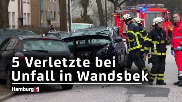 3 PKW-Kollisionen bei Verkehrsunfall in Wandsbek