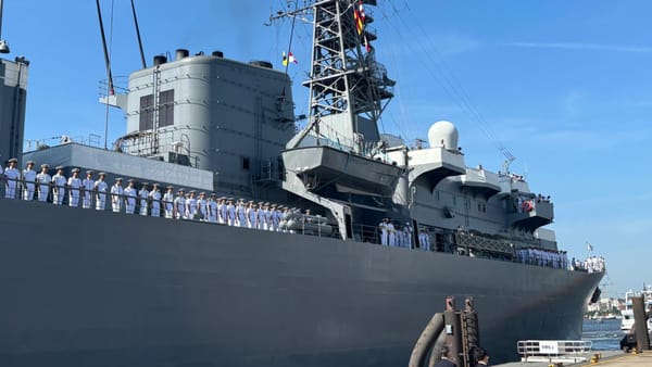 Japanische Marine: Zwei Kriegsschiffe können im Hamburger Hafen besichtigt werden