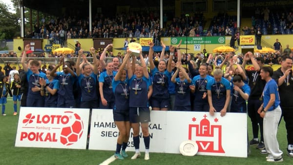 Vor Rekordkulisse: Frauen des SC Victoria gelingt Revanche und gewinnen den Lotto-Pokal