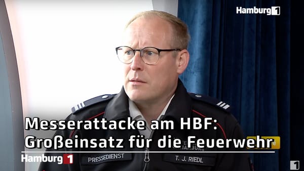 Die Feuerwehr Hamburg war mit 60 Rettungskräften im Einsatz